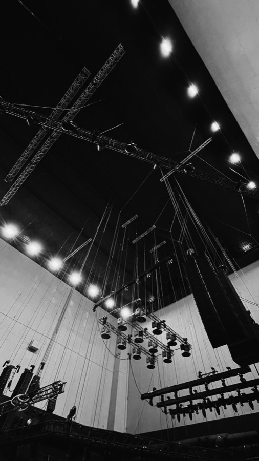 Estructuras de izaje y rigging suspendidas